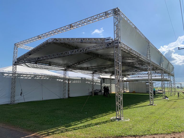 Tenda Galpão em Treliça de alumínio.