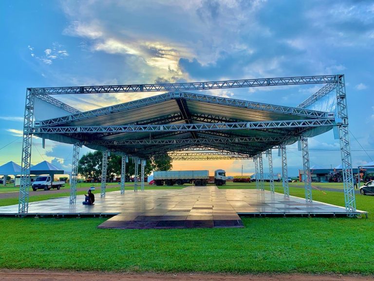 Tenda Galpão em Treliça de alumínio.