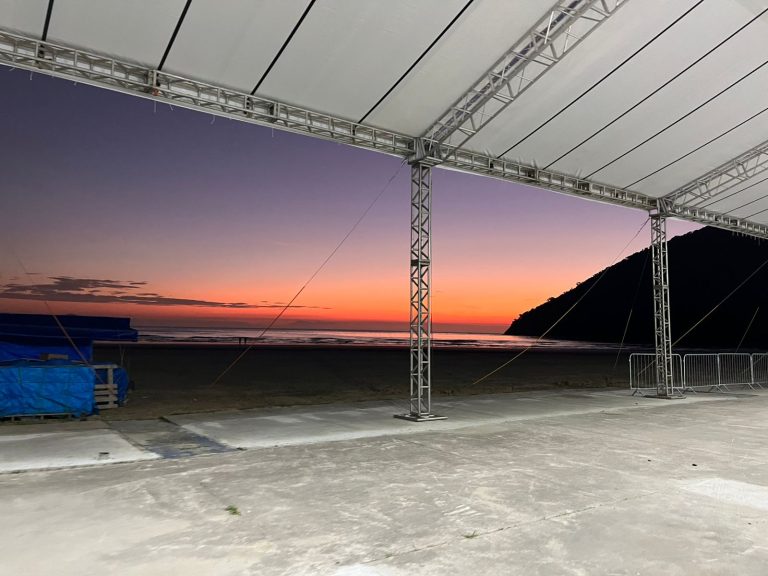 Tenda Galpão em Treliça de alumínio.