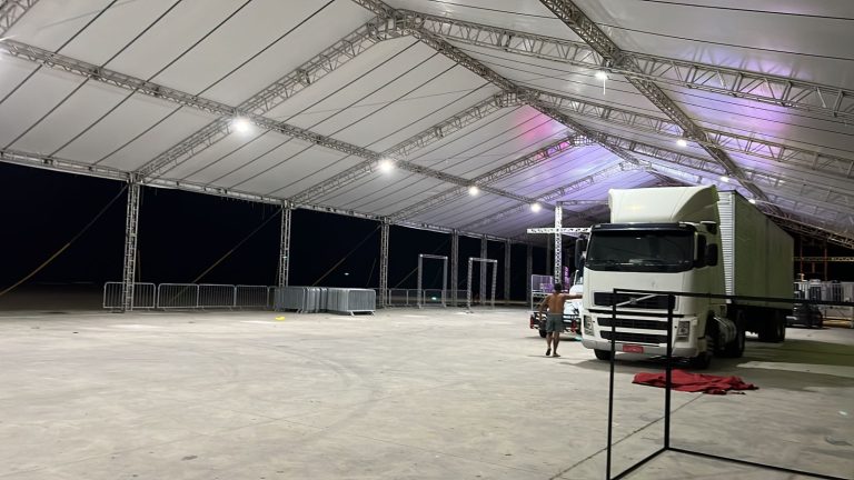 Tenda Galpão em Treliça de alumínio.